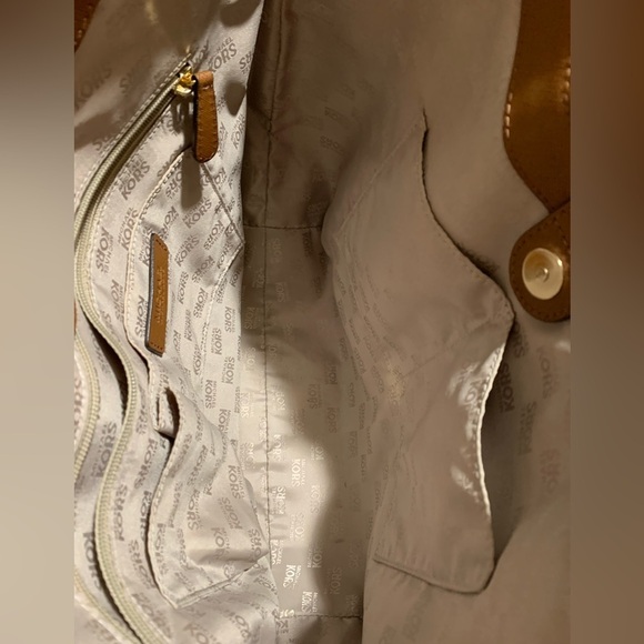 MICHAEL KORS TOTE - Picture 3 of 16